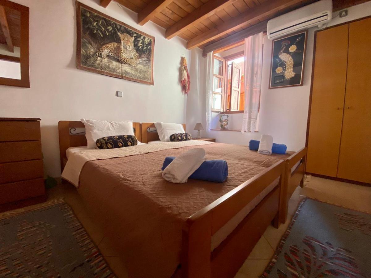 Villa Afroditi Chalki Town Exterior foto
